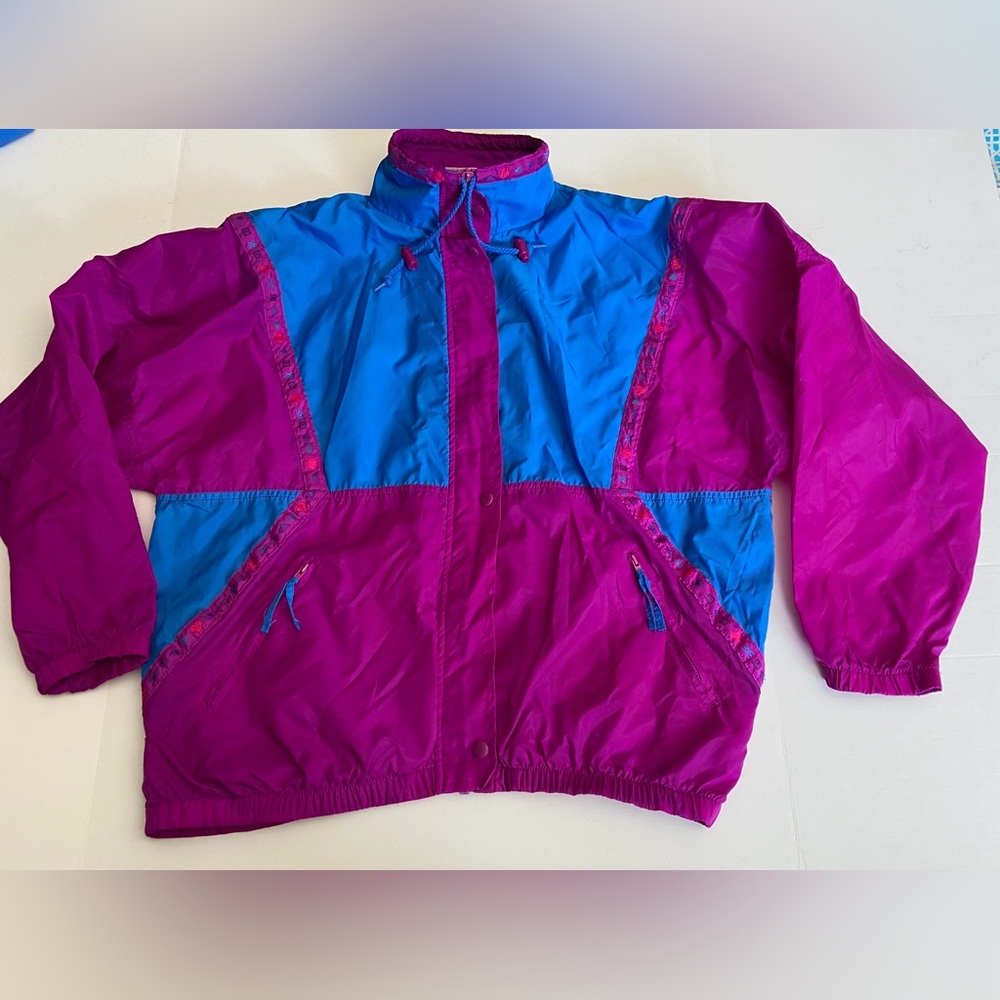 Vintage 90’s Lady Footlocker Nylon Shell Jacket